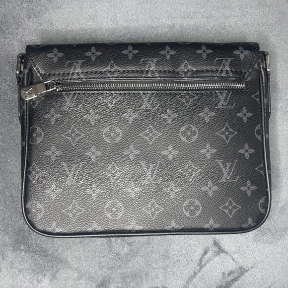 LV Messenger Bag Unisex - Picture 2 of 3